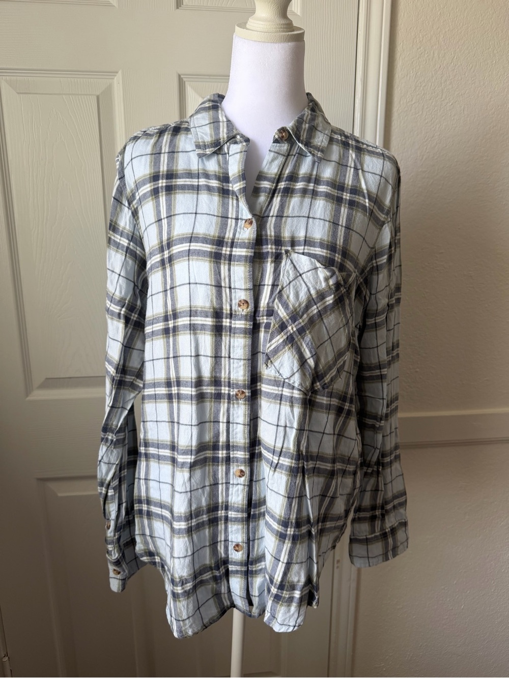 Abercrombie & Fitch Soft A&F Collection Plaid Button Down Flannel Shirt Medium